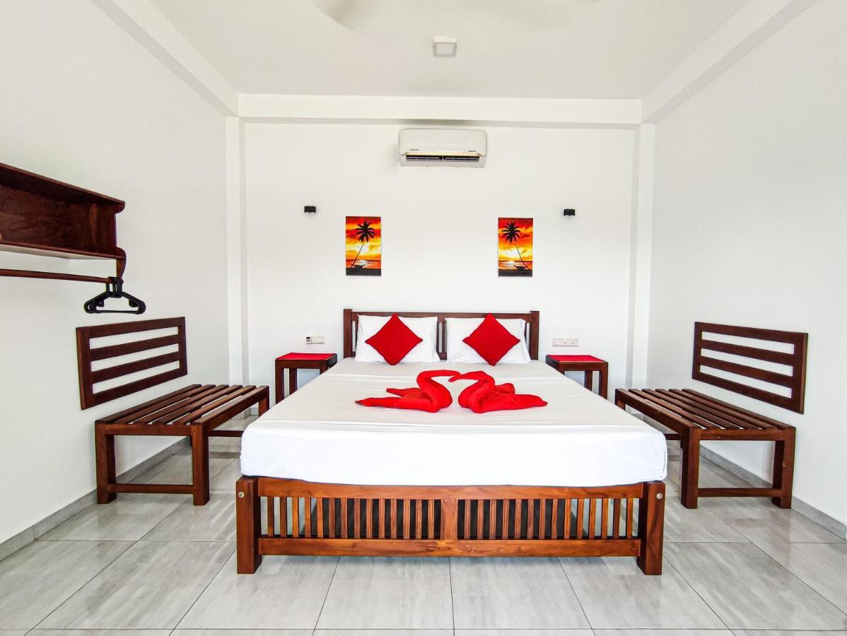 Villa Red Pool Hikkaduwa Exterior foto